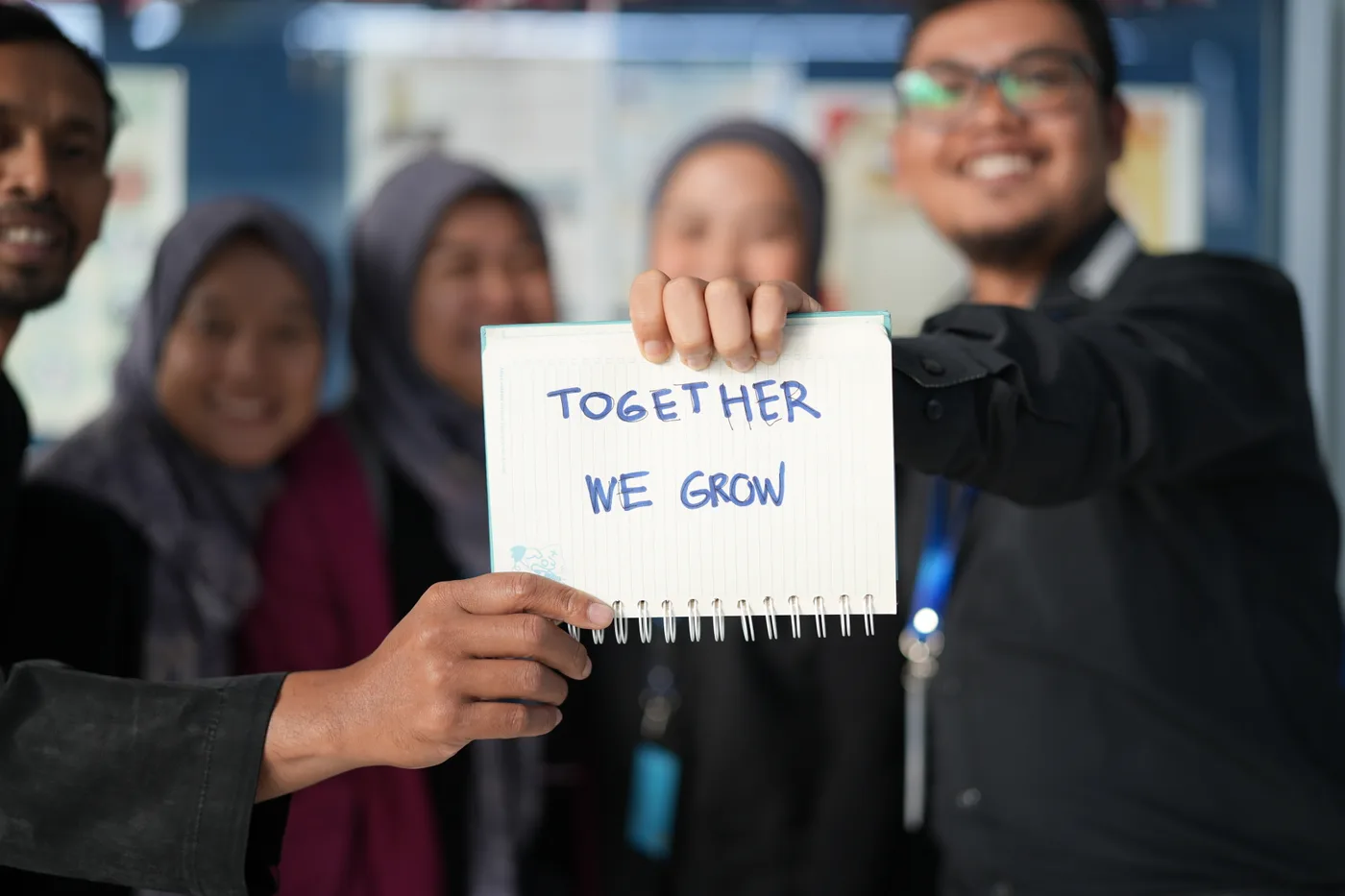 Semangat kebersamaan dan kolaborasi civitas sekolah 'Together We Grow'